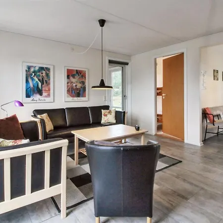 Tinna - 2-3km From The Sea By Interhome *